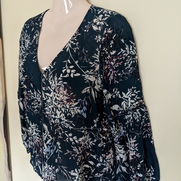 𝅺parker silk blouse v neck floral xs - Picture 3 of 16